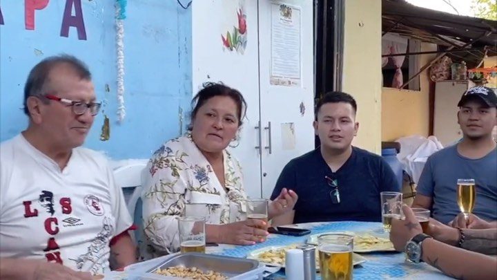 English classes for immigrants in Recoleta, with Iris, part of our team.