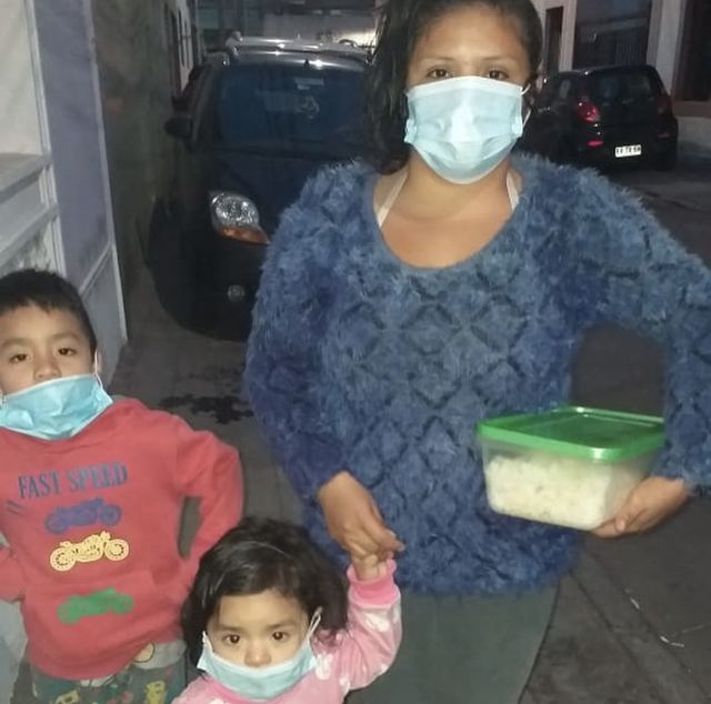 Supporting ollas comunes (community soup kitchens) in Recoleta.